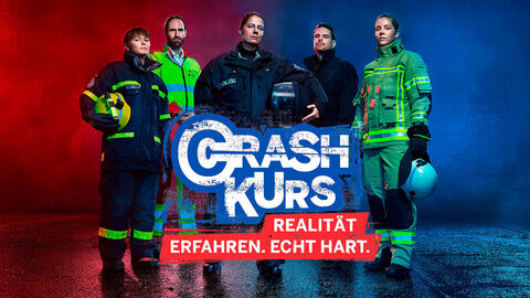 CrashKurs Logo mit Mitarbeiterinnen und Mitarbeiter der Blaulichtorganisationen
