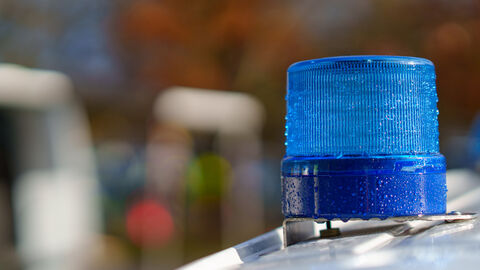 Ziviles Polizei-Blaulicht in Frankfurt