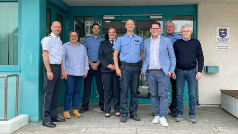 Thomas Kunkel als Schutzmann vor Ort in Bad Vilbel vorgestellt, Gruppenbild 