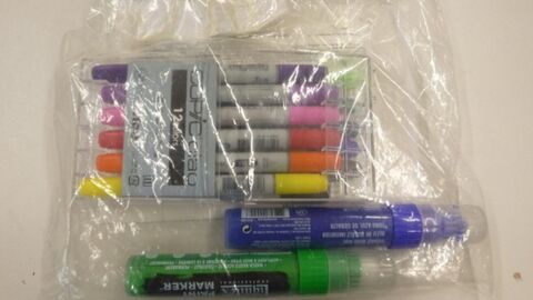 Buntstifte in Plastiktüte