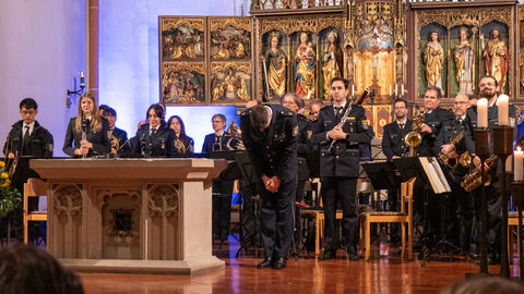 Das Landespolizeiorchester verneigt sich