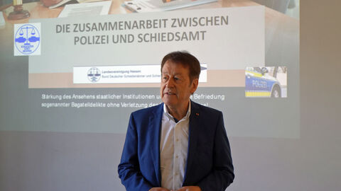 Vortrag Bodo Winter, Vorsitzender des BDS Hessen e.V., bei einer Veranstaltung