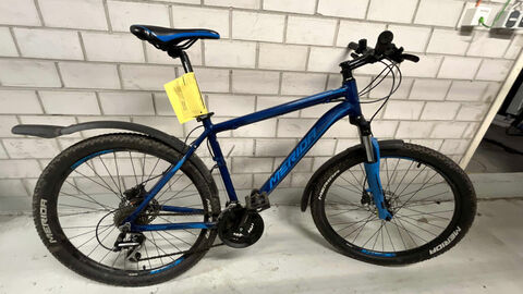 Mountainbike der Marke Merida in blau