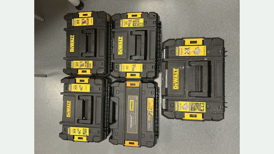 Fünf sichergestellte Werkzeugkoffer