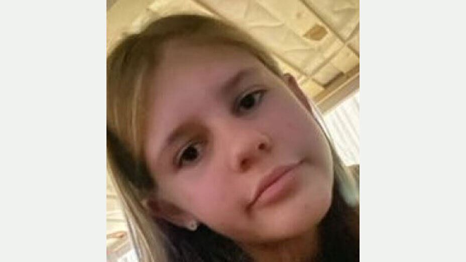 Vermisste 13 jährige weibliche Person mit langen blonden Haaren 